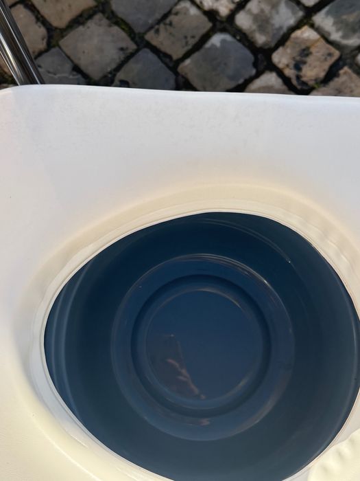 Cadeira de Banho/ Sanitária com rodas - como nova