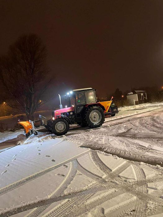 Odśnieżanie zima parking drogi magazyn Trzebnica Wroclaw Bielany Wro