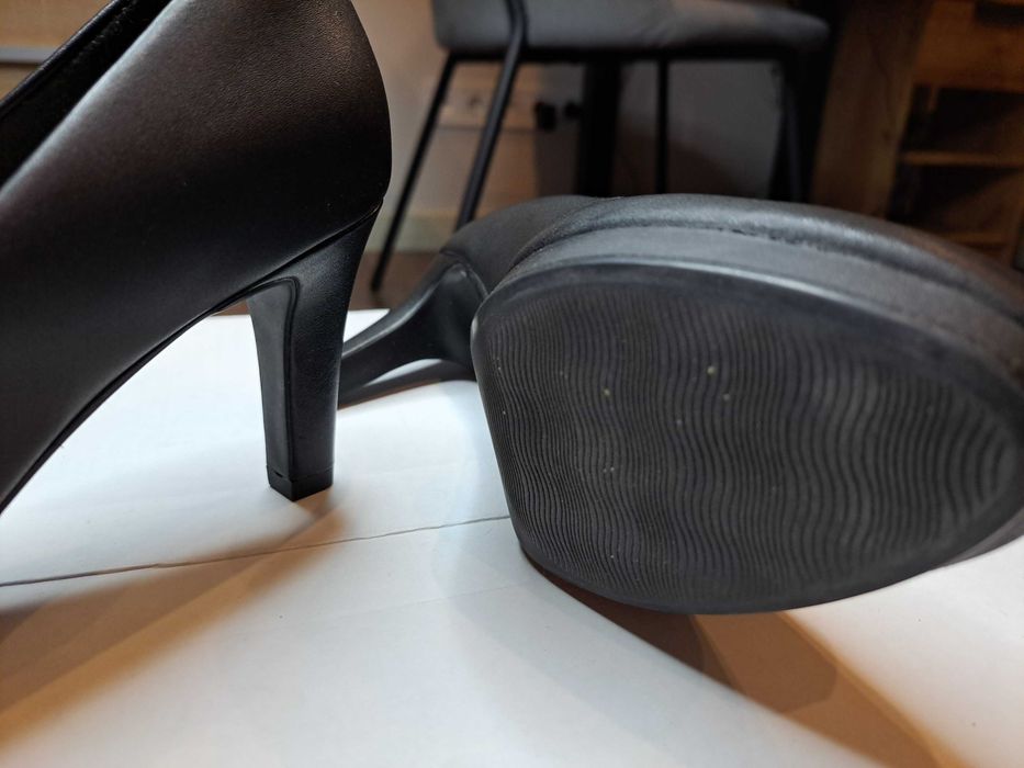 Жіночі туфлі на підборах Clarks Adriel Viola