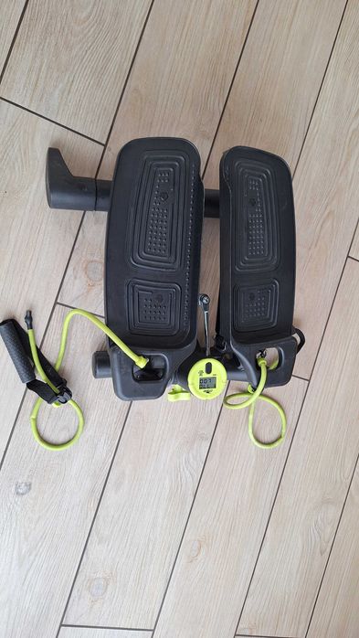 Stepper skrętny z linkami oporowymi