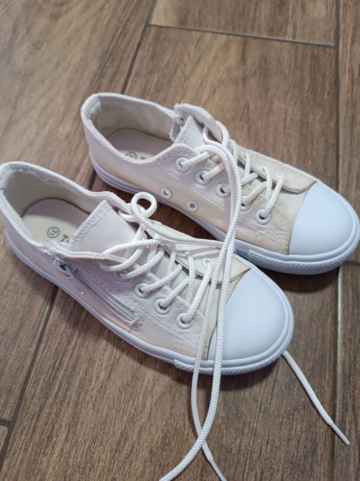 Кросівки шкіряні/кеди/туфлі/ взуття для дівчинки весна