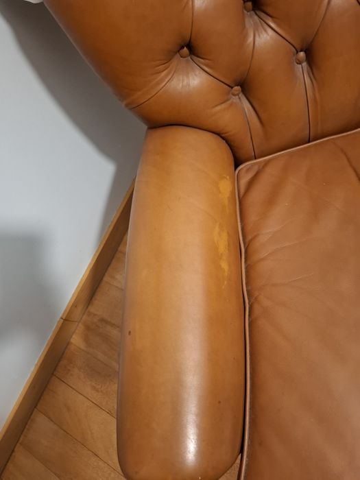 Sofás individuais em couro anos 70