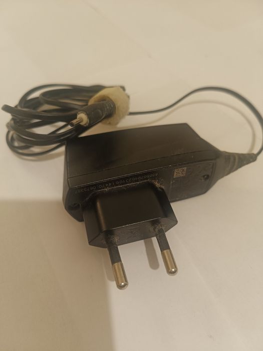 Carregador Original Nokia AC-8E (Ficha Fina 2mm) – Excelente Estado