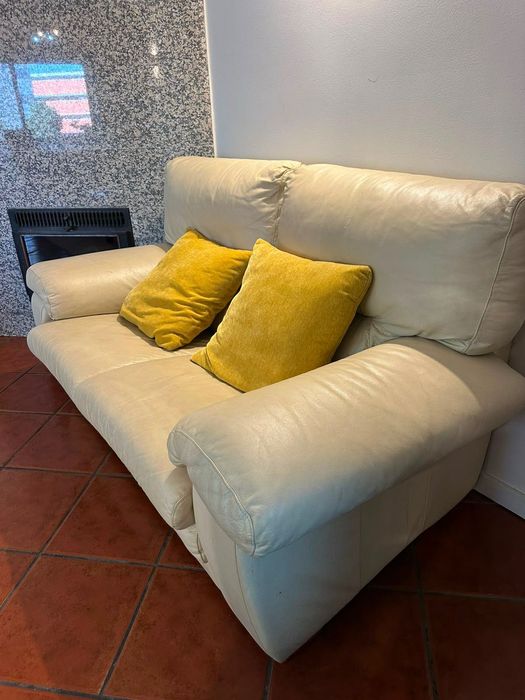 Sofá pele 2 lugares