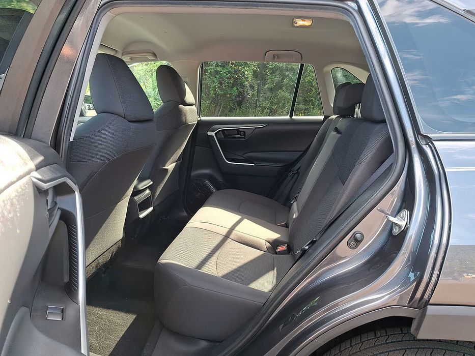 Toyota RAV4      2021