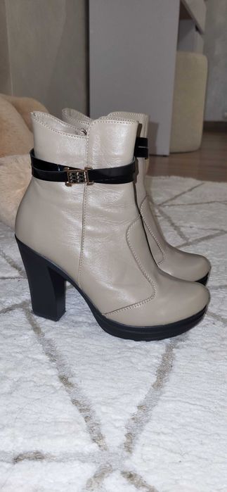 Жіночі шкіряні черевики