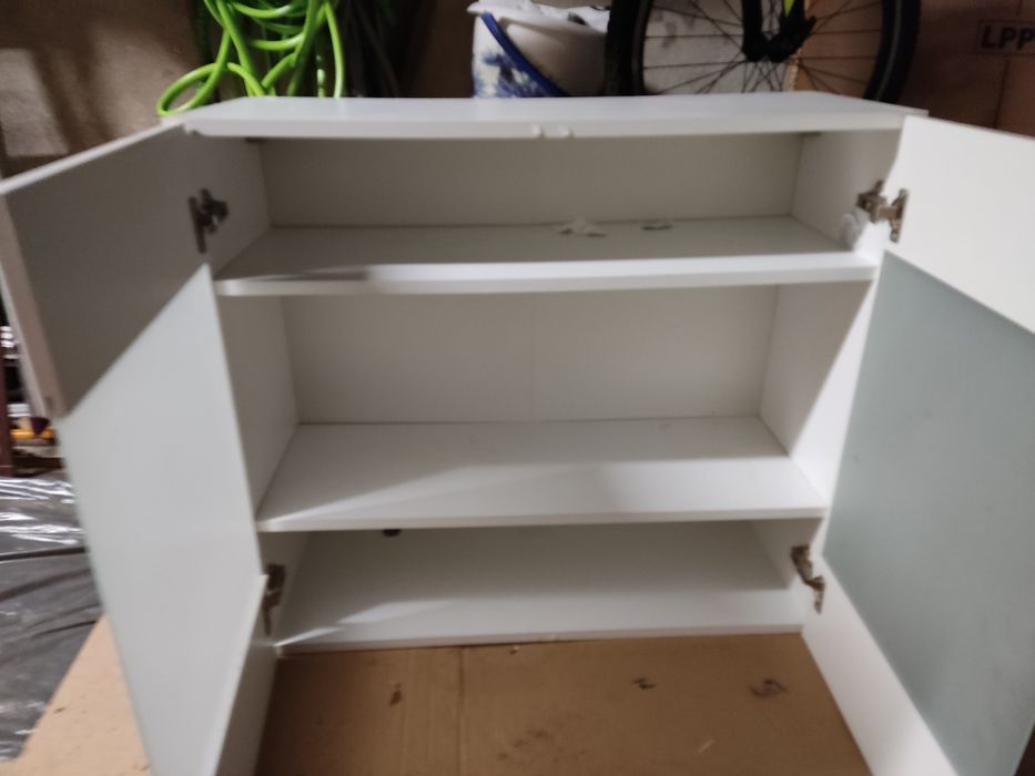 Szafka wisząca w idealnym stanie