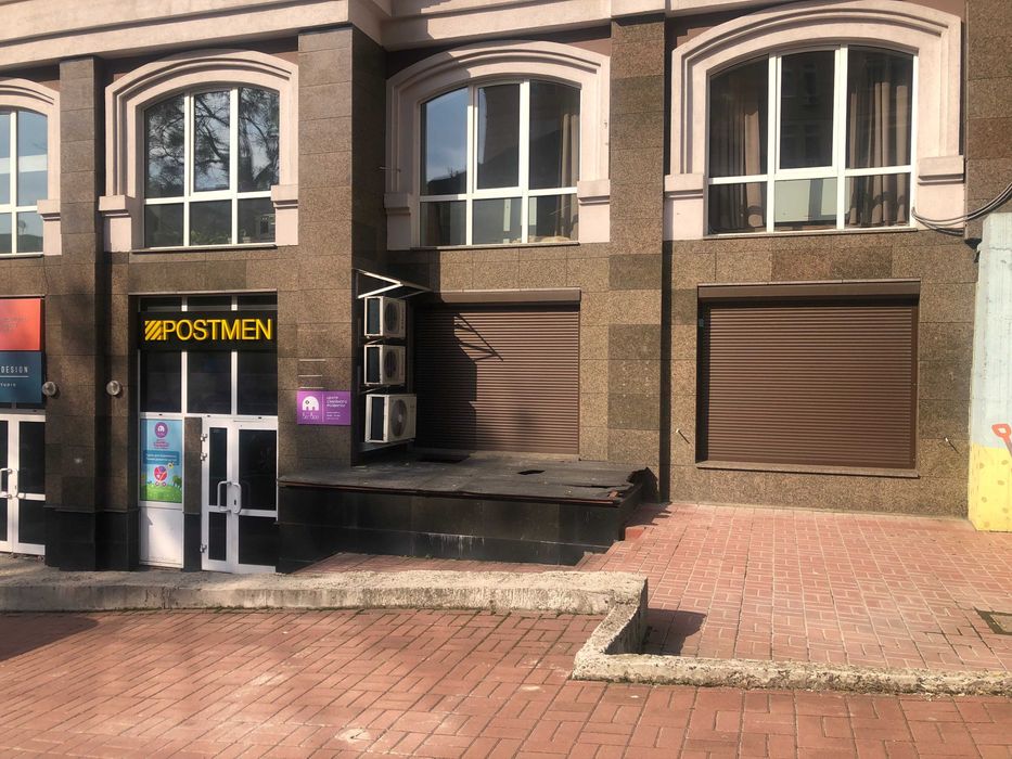 Оренда приміщення з окремим входом на Дмитрівській.
