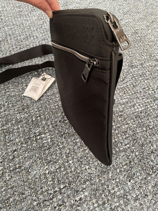Сумка через плече Armani Exchange