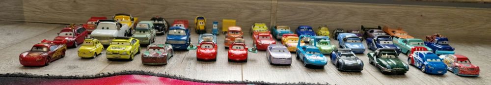 Samochodziki z serii bajki Auta i auta 2