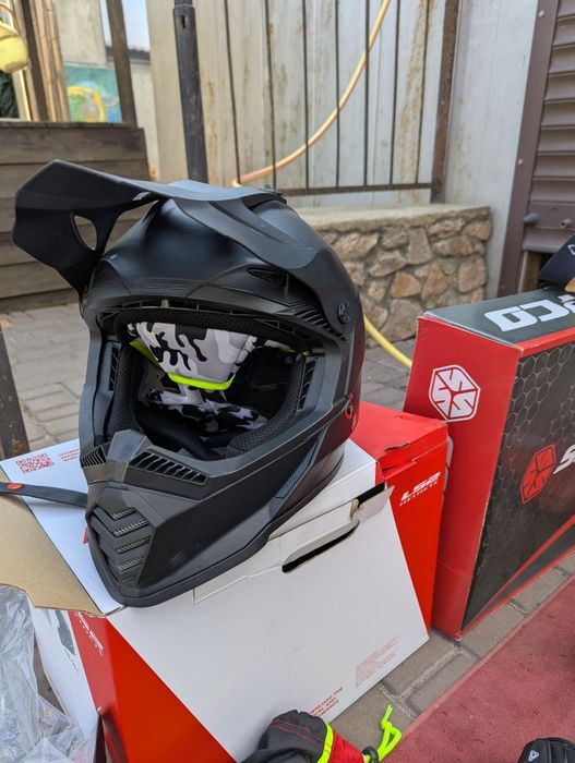 Продам мотоэкипировку