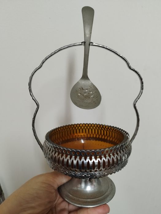 Various second-hand tableware64737886617602122