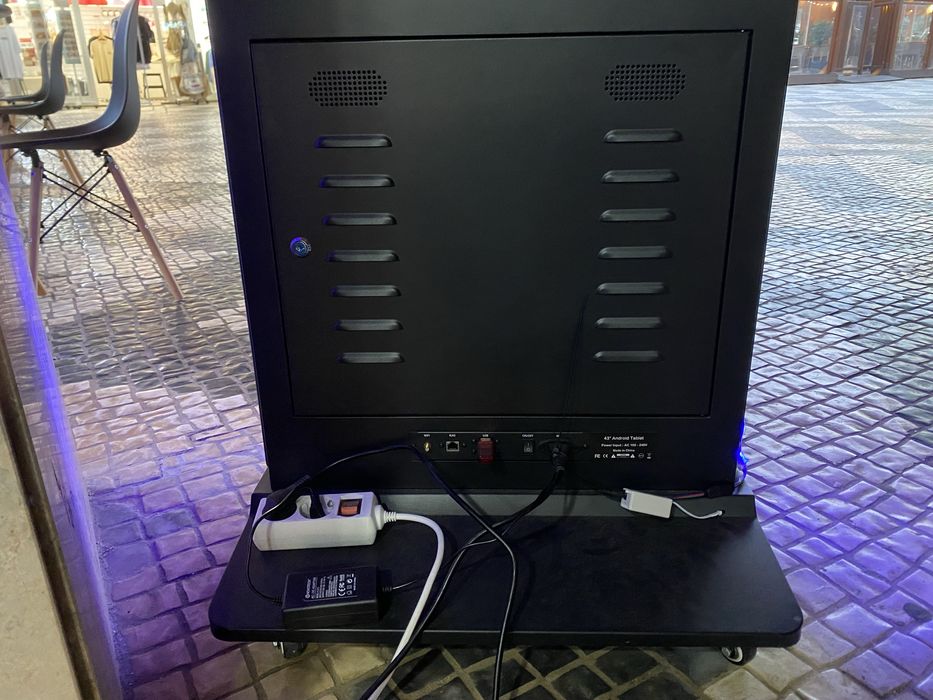 Ecrã publicitário Full HD