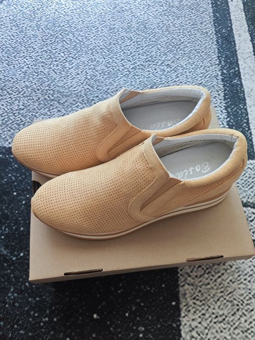 Półbuty / Sneakersy beżowe (rozmiar 41) — nowe