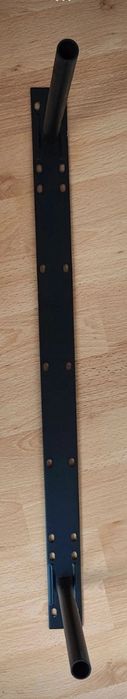 .Biała półka ścienna IKEA Lack 110x26 cm wisząca z ukrytym mocowaniem