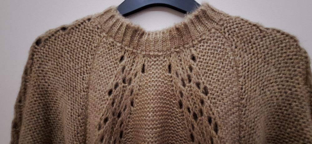 Śliczny sweterek rozm do L