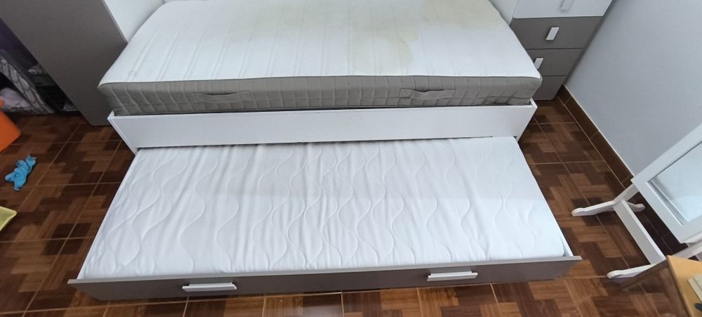 Cama de Solteiro + Armários