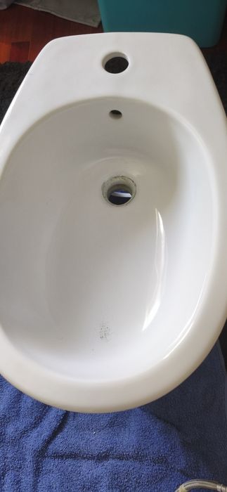 Bidé Sanitana com torneira e acessórios