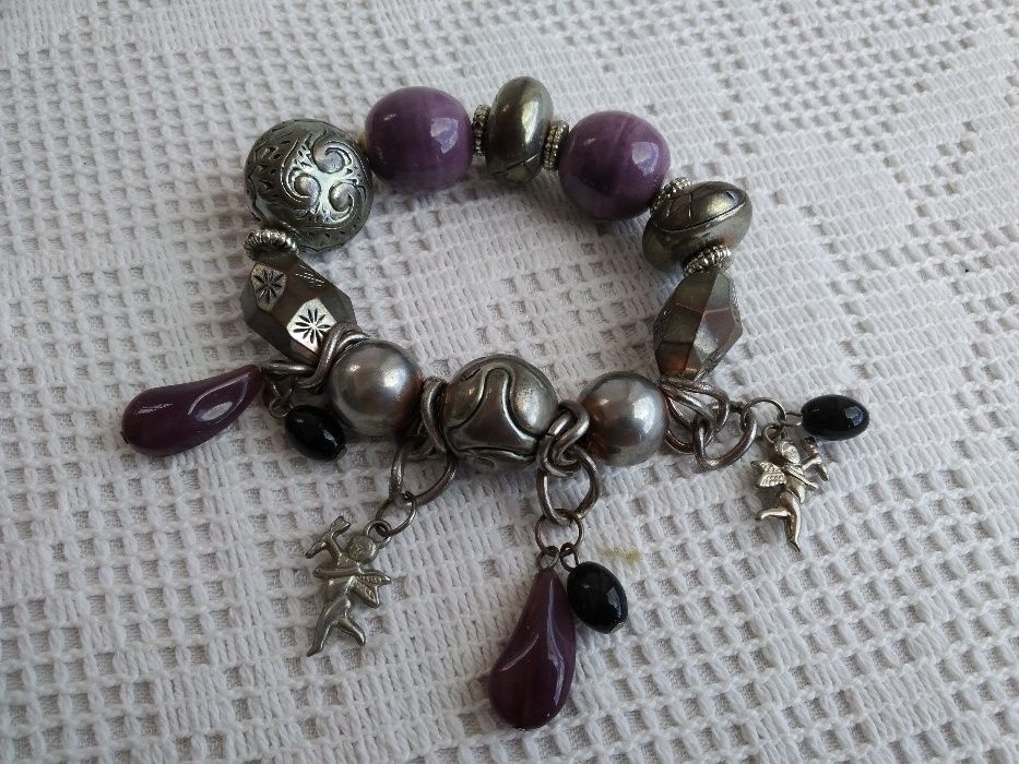 Pulseira prateada com anjos!