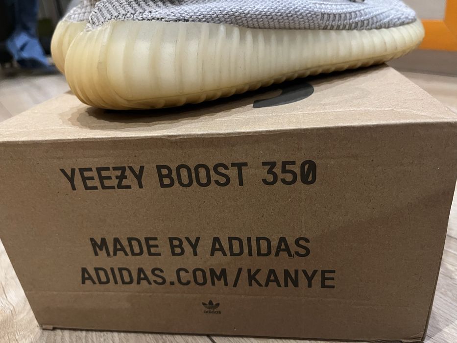 Yeezy Boost 350.