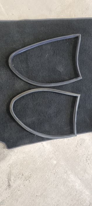 Bmw E46 Uszczelki Szyb Tył Lewa Prawa Zobacz !!!
