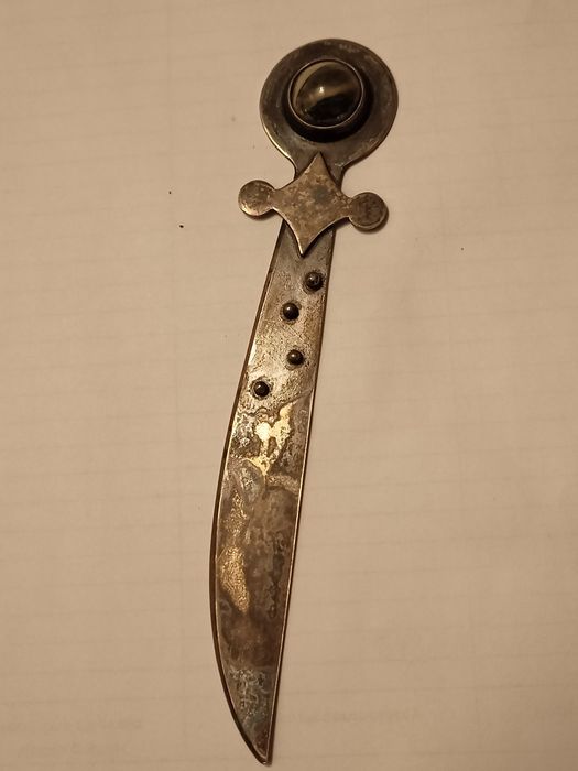 Srebrny nożyk do listów z kamieniem półszlachetnym