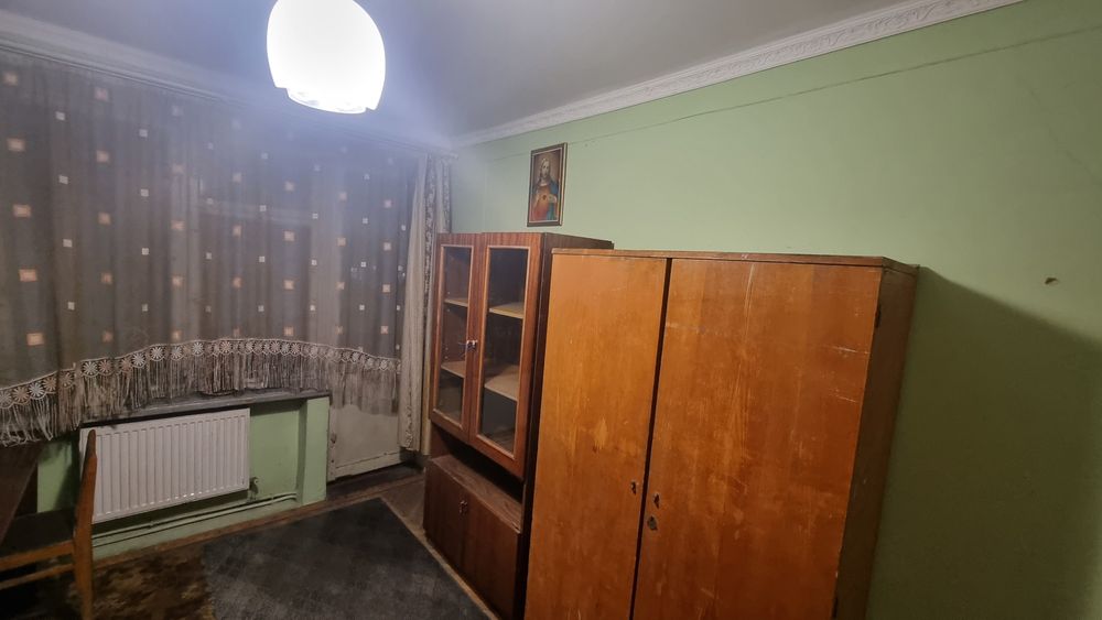 Шукаю на підселення хлопця (бажано медика) в непрохідну кімнату