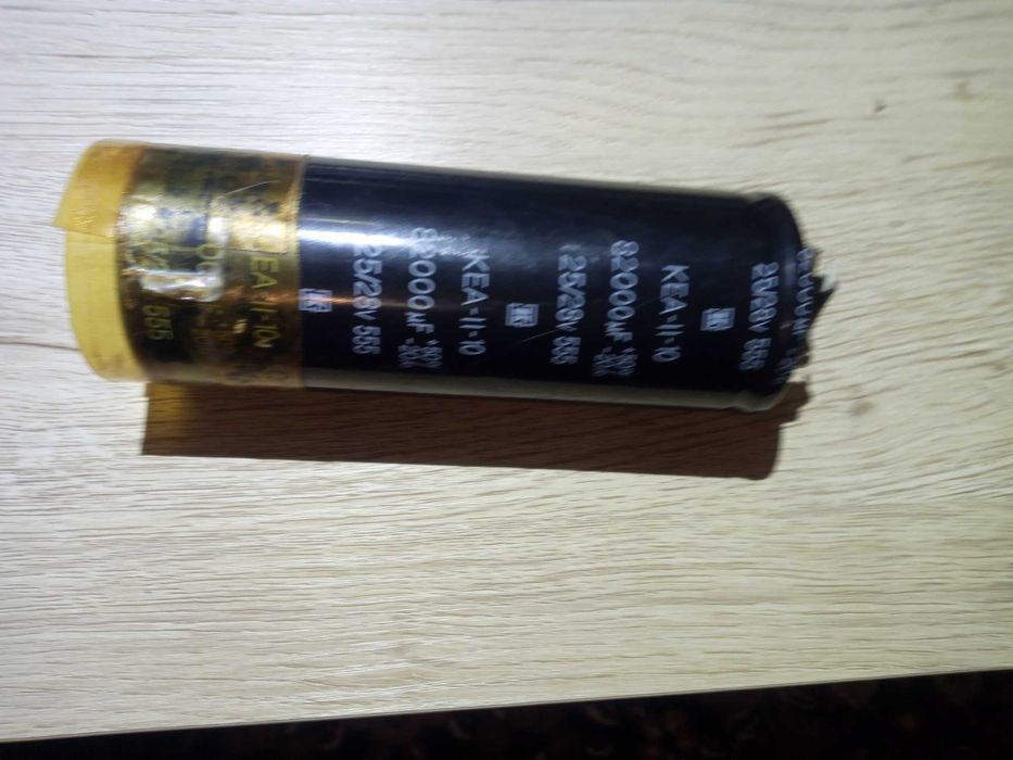 Конденсатор KEA 11-10 , 82000 MF на 25/28 v
