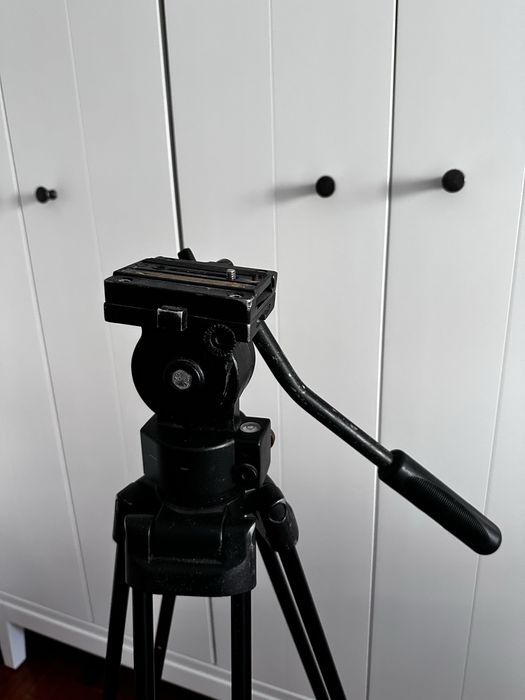 Tripé profissional em bom estado