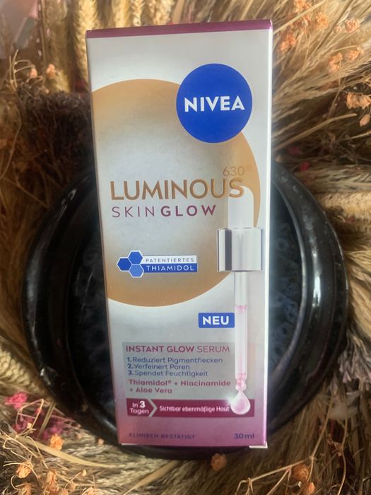 NIVEA Luminous 630
Serum do twarzy przeciw przebarwieniom