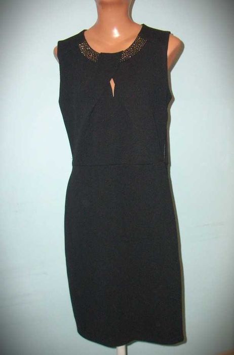 Elegancka mała czarna midi