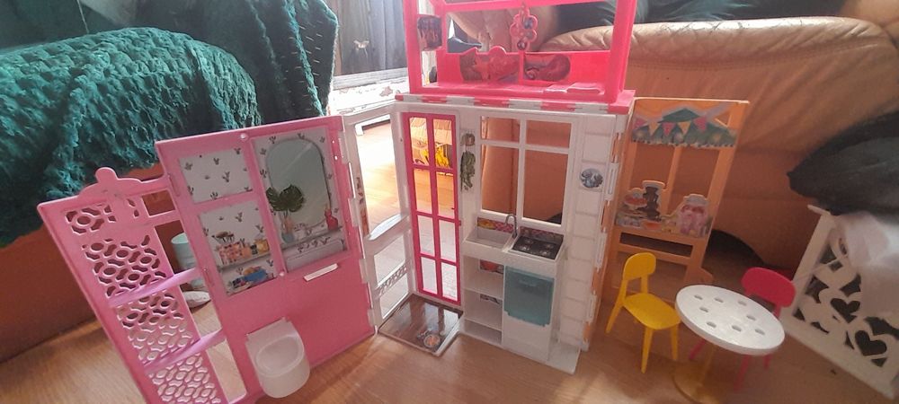 Używany domek dla lalek od Barbie
