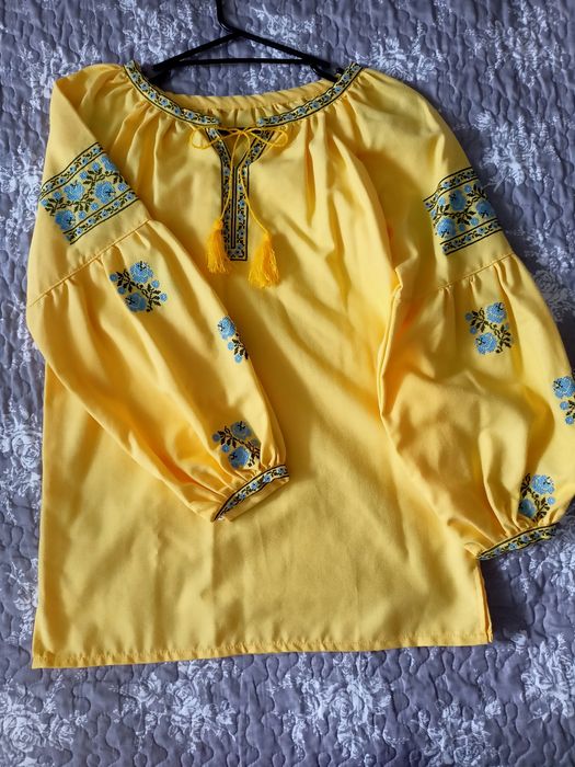 Жіноча вишиванка