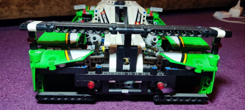 LEGO Technic superszybka wyscigówka 42039