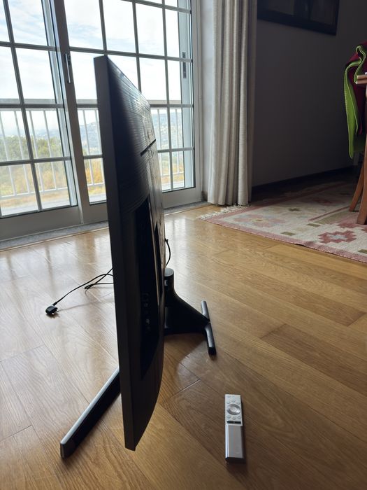 Samsung– 43” 4K Smart TV