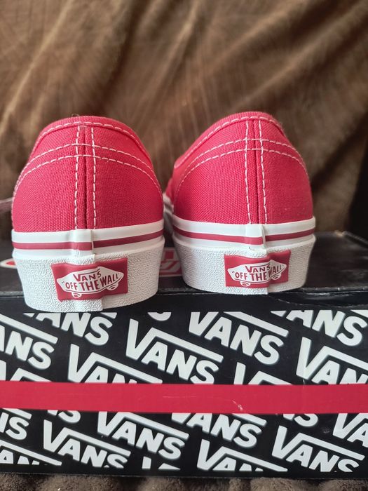 Nowe Vans  Authentic