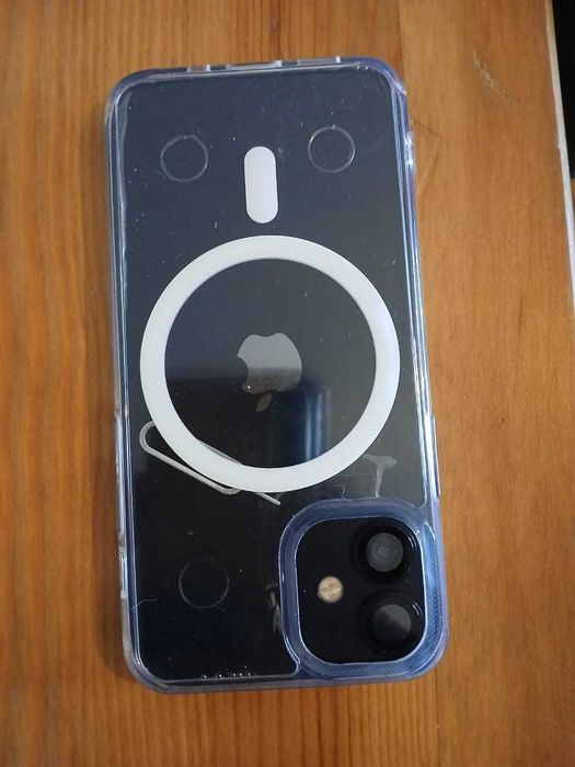 Iphone 12 mini em perfeitas  condições, sem marcas de uso.