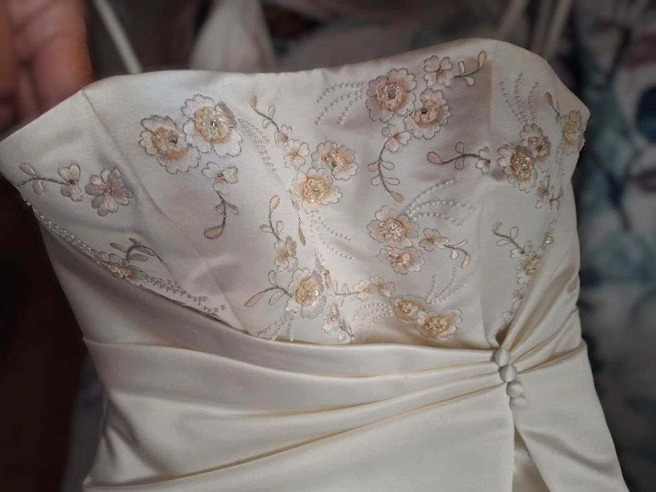 APROVEITE! VESTIDO DE NOIVA - usado 1 vez, mas em óptimo estado