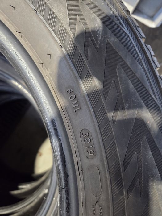 NOKIAN 235 60 R18 zima