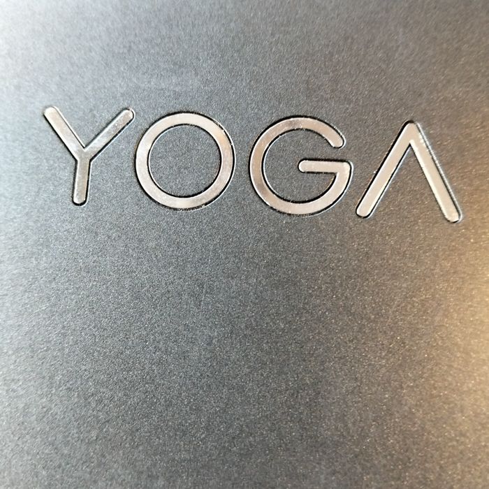 Lenovo Yoga - Portátil convertível em tablet