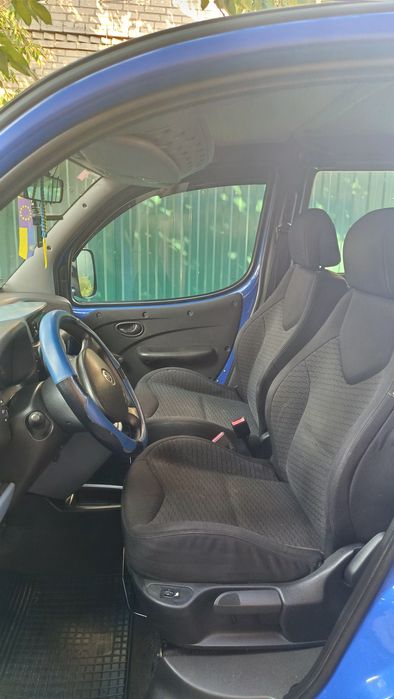 Продам власне авто Fiat Doblo