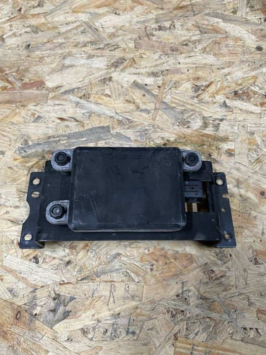 Передній Радар Rivian