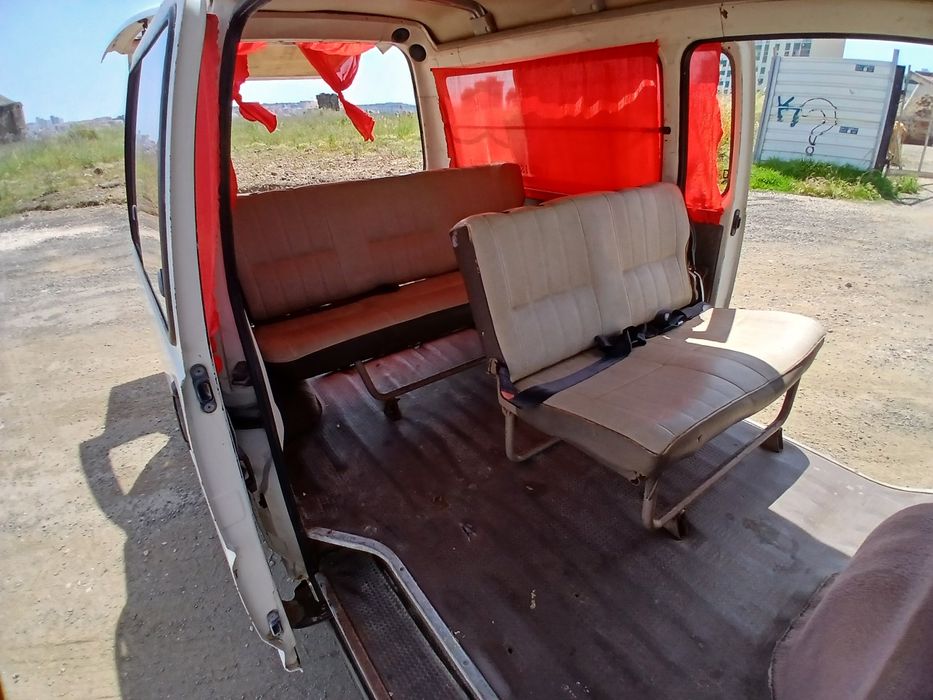 Mitsubishi l300 2.5D 9Lugares