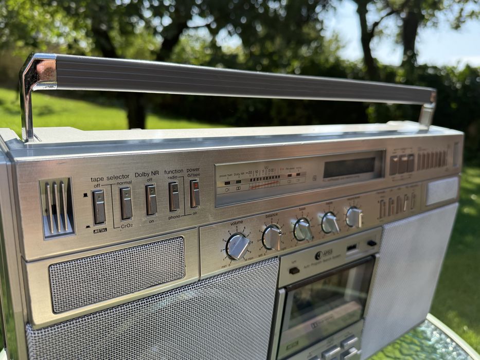 Продам магнитолу SHARP GF-9797H