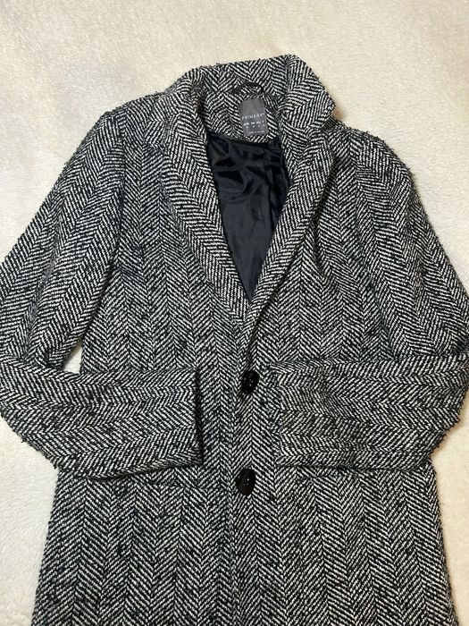 Жіноче пальто від бренду Primark