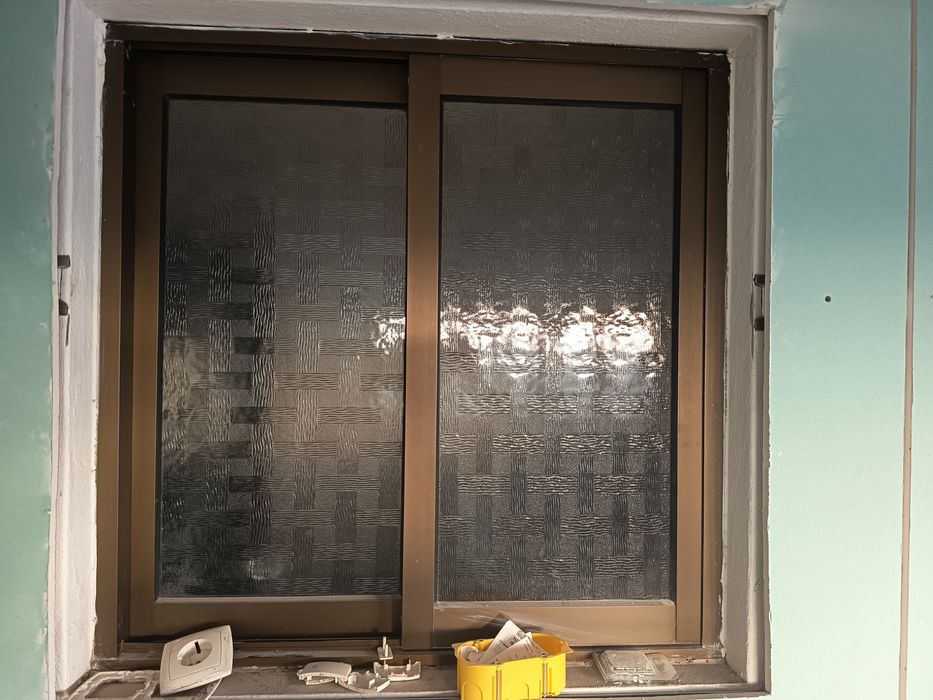 Janela de vidro martelado