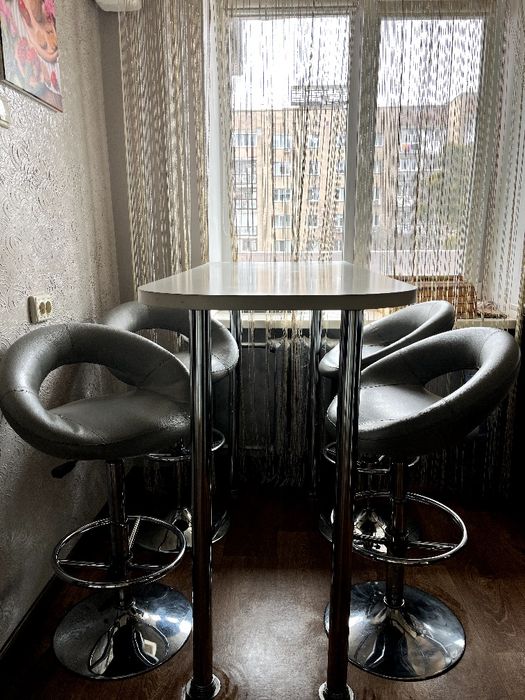 Комплект барних стільців