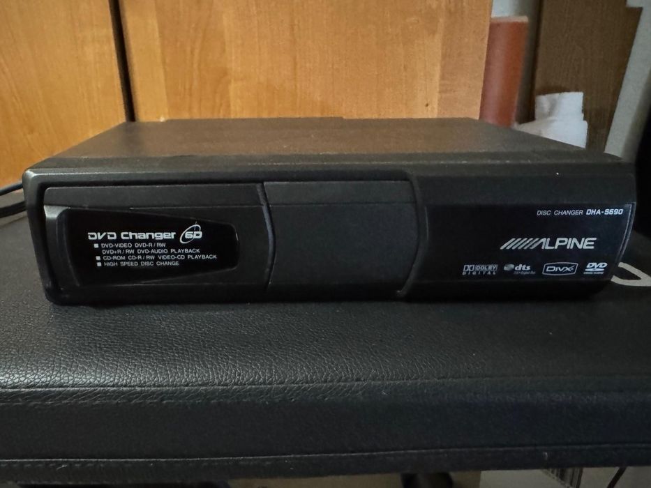 Zmieniarka 6 DVD ALPINE DHA-S690