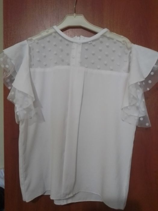 Две очень красивые школьные блузки плюс юбочка в подарок