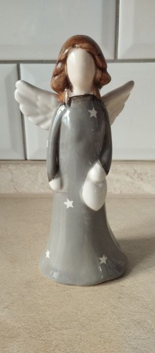 Aniołek ceramiczny z serduszkiem biały szary stan idealny na prezent